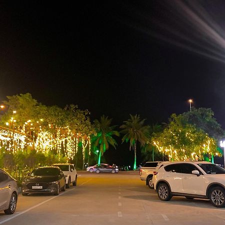 My Khe 2 Da Nang Seafront Hotel Exterior photo