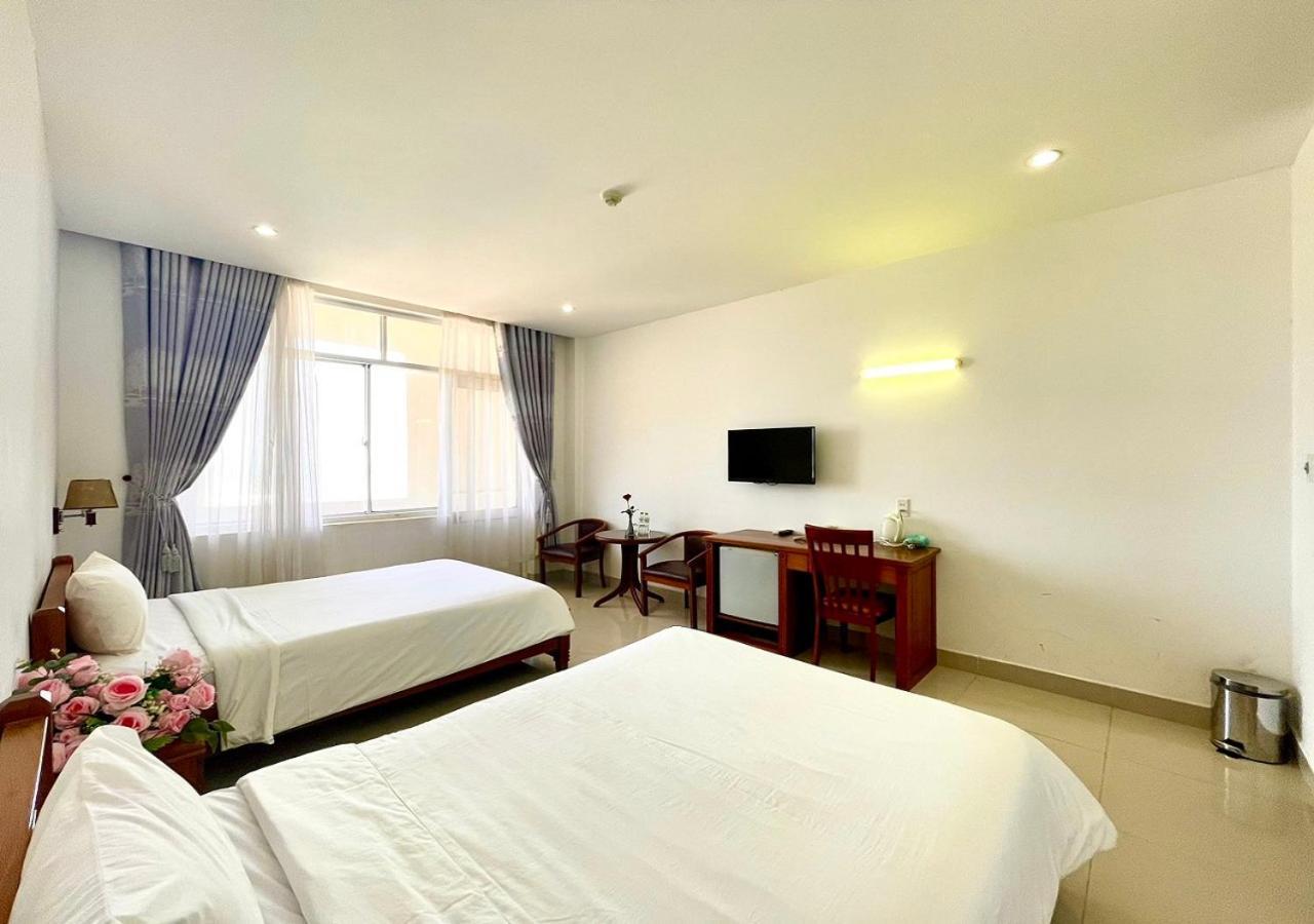 My Khe 2 Da Nang Seafront Hotel Exterior photo