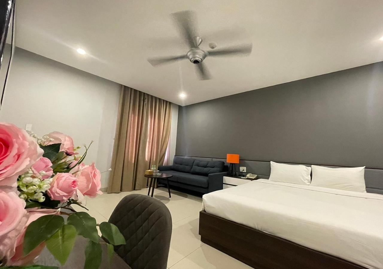 My Khe 2 Da Nang Seafront Hotel Exterior photo